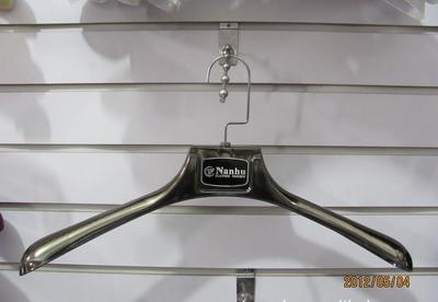 供應(yīng)寵物衣架，廠家直銷，量大從優(yōu)，歡迎來(lái)電批發(fā)